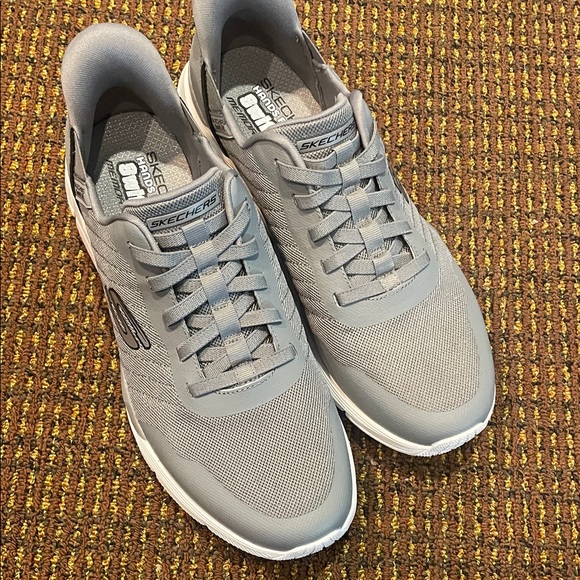 Skechers Men's Light Gray Sneakers - Picture 1 of 3